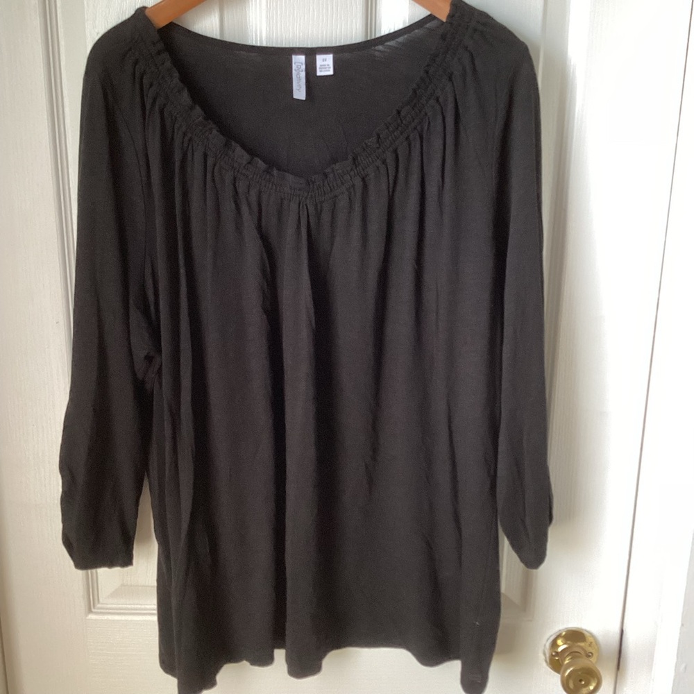 RELATIVITY: Black 3/4 sleeve smocked scoop neck top 2X